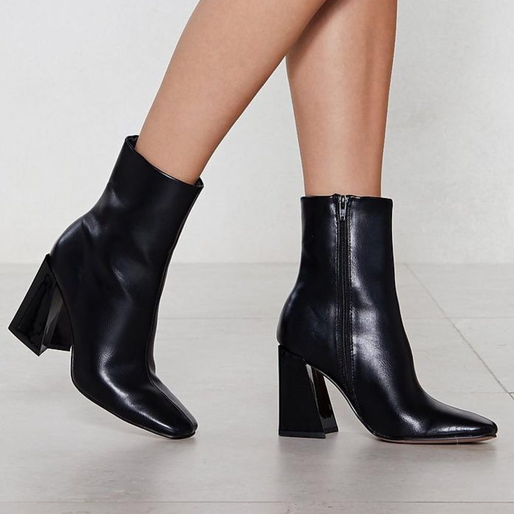 Flare for Dramatics heel bootie